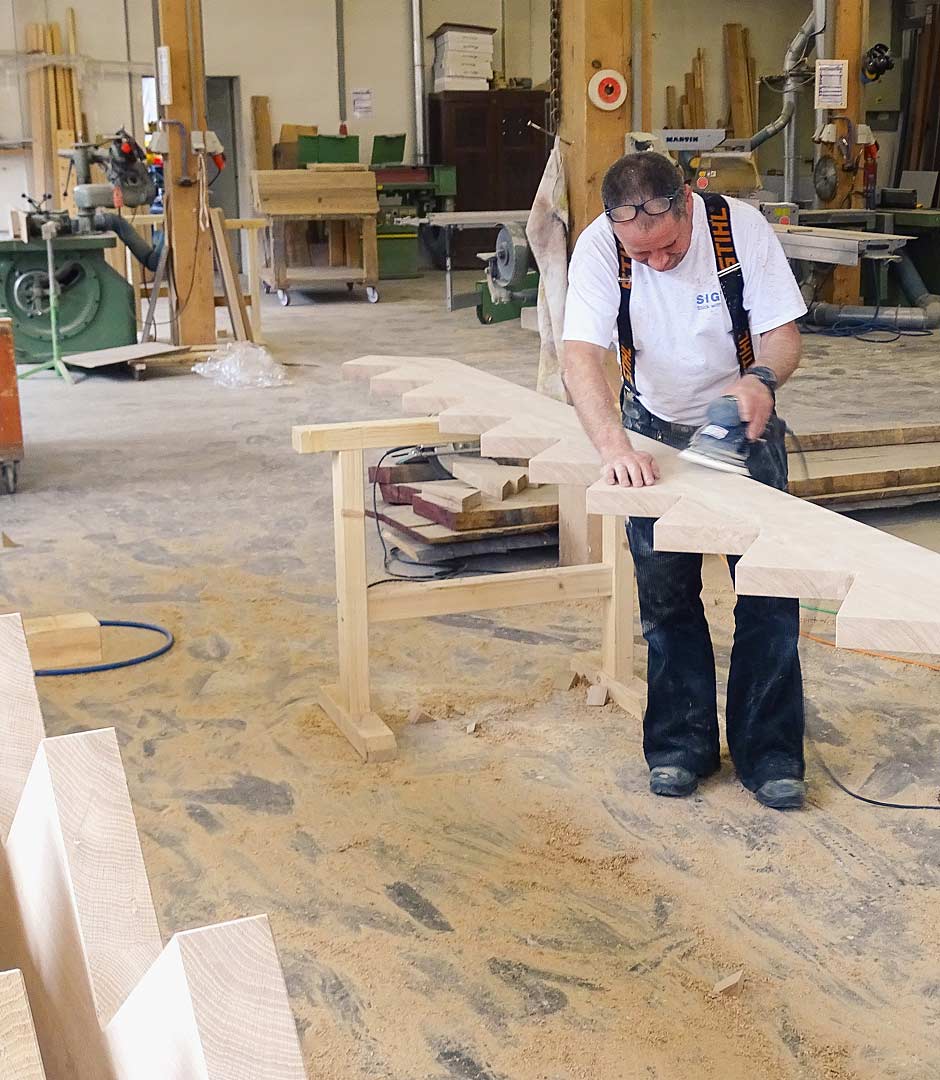 Treppenbau direkt vor Ort bei der Zimmerei Kaupp